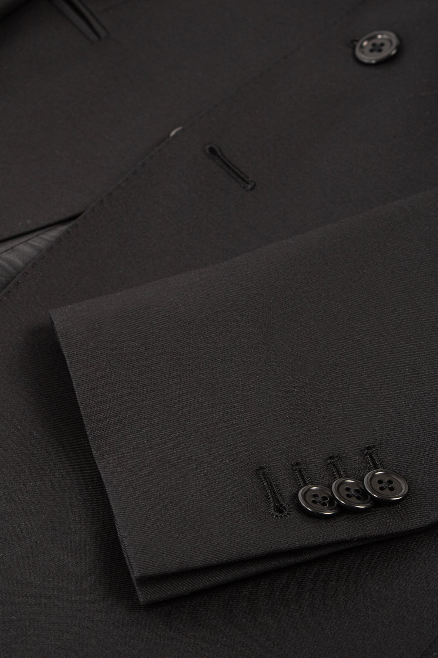 Black Super 130's virgin wool Edison suit