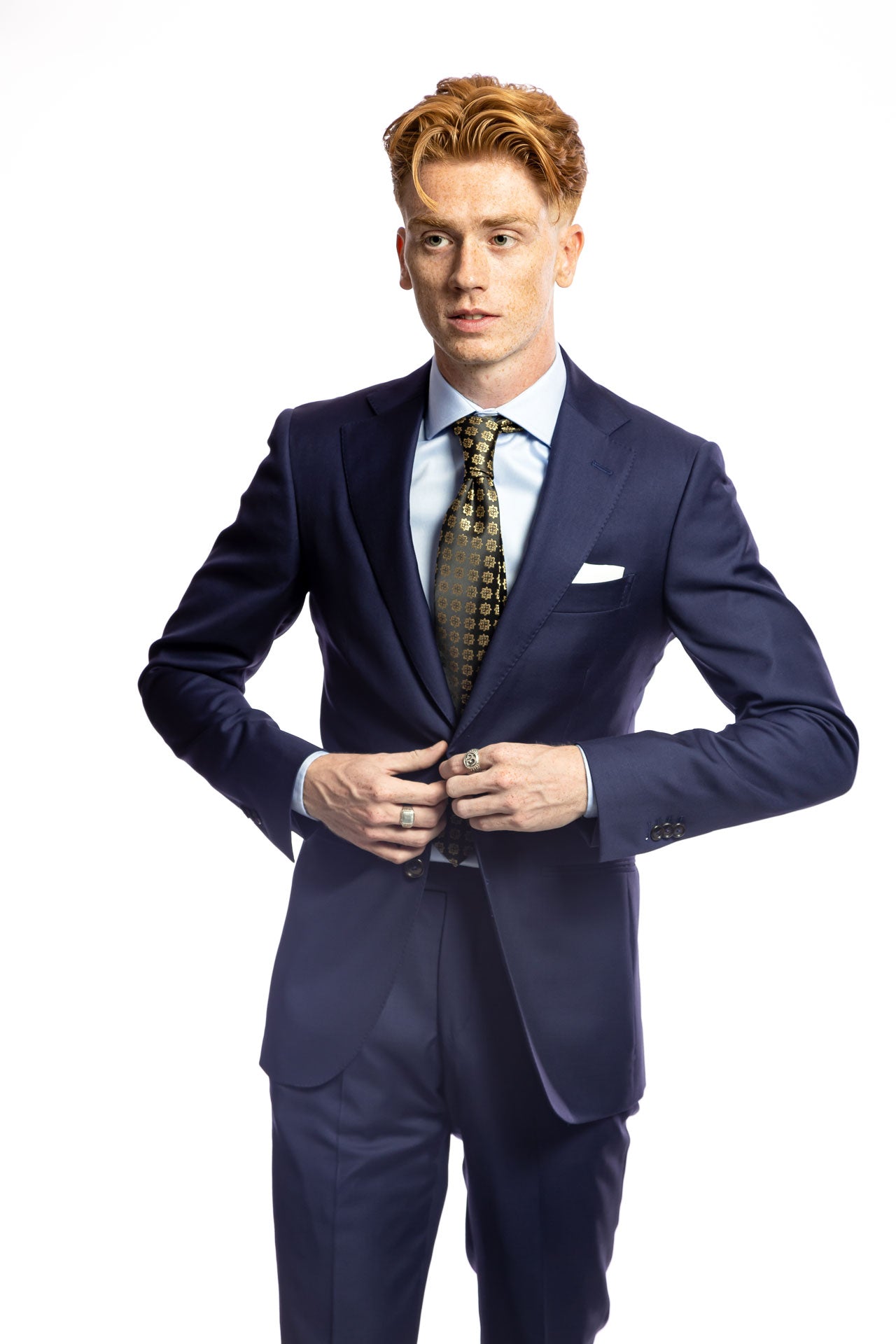 Dark blue Super 130's virgin wool Edison suit