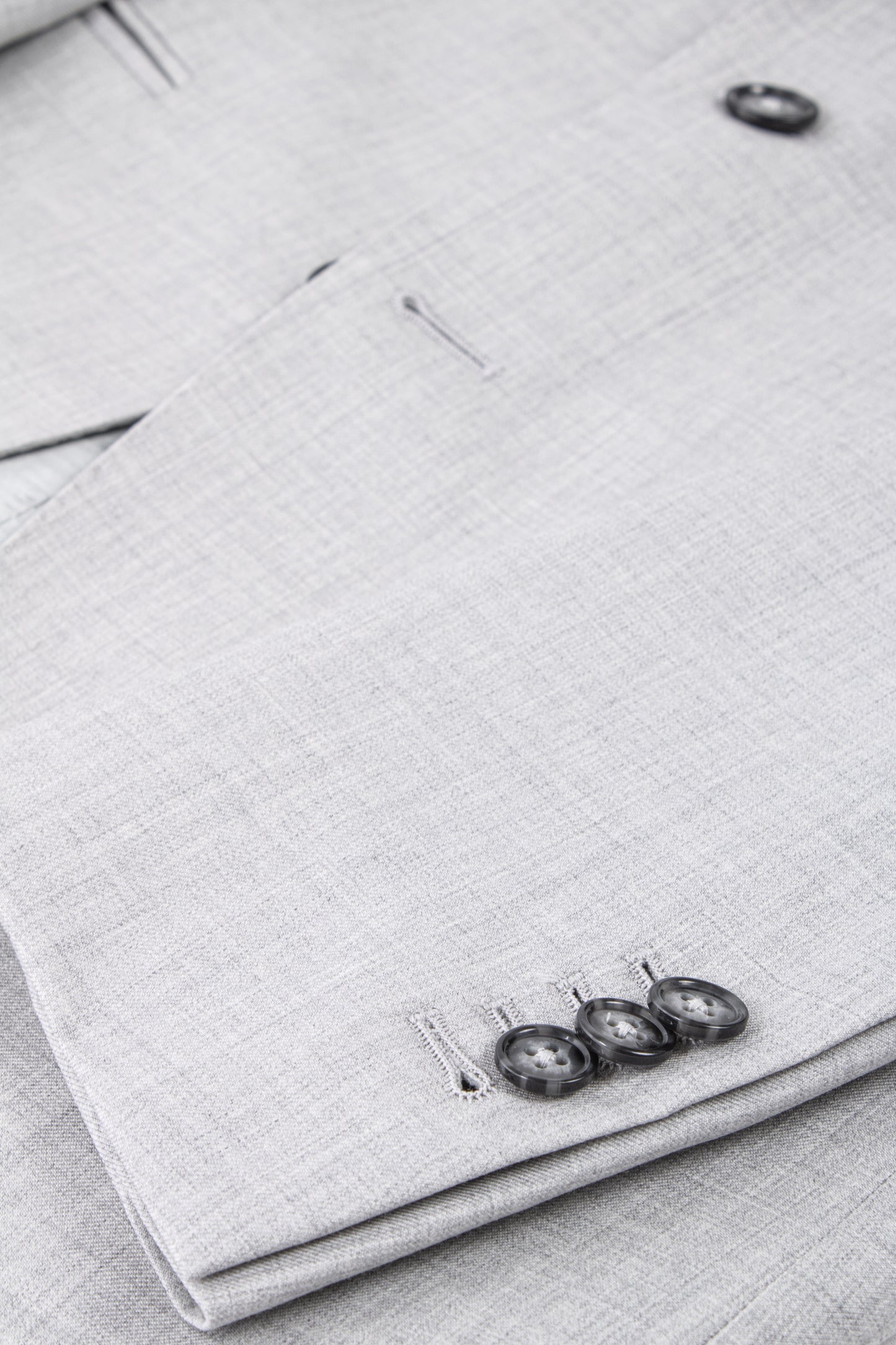 Light grey Super 130's virgin wool Edison suit