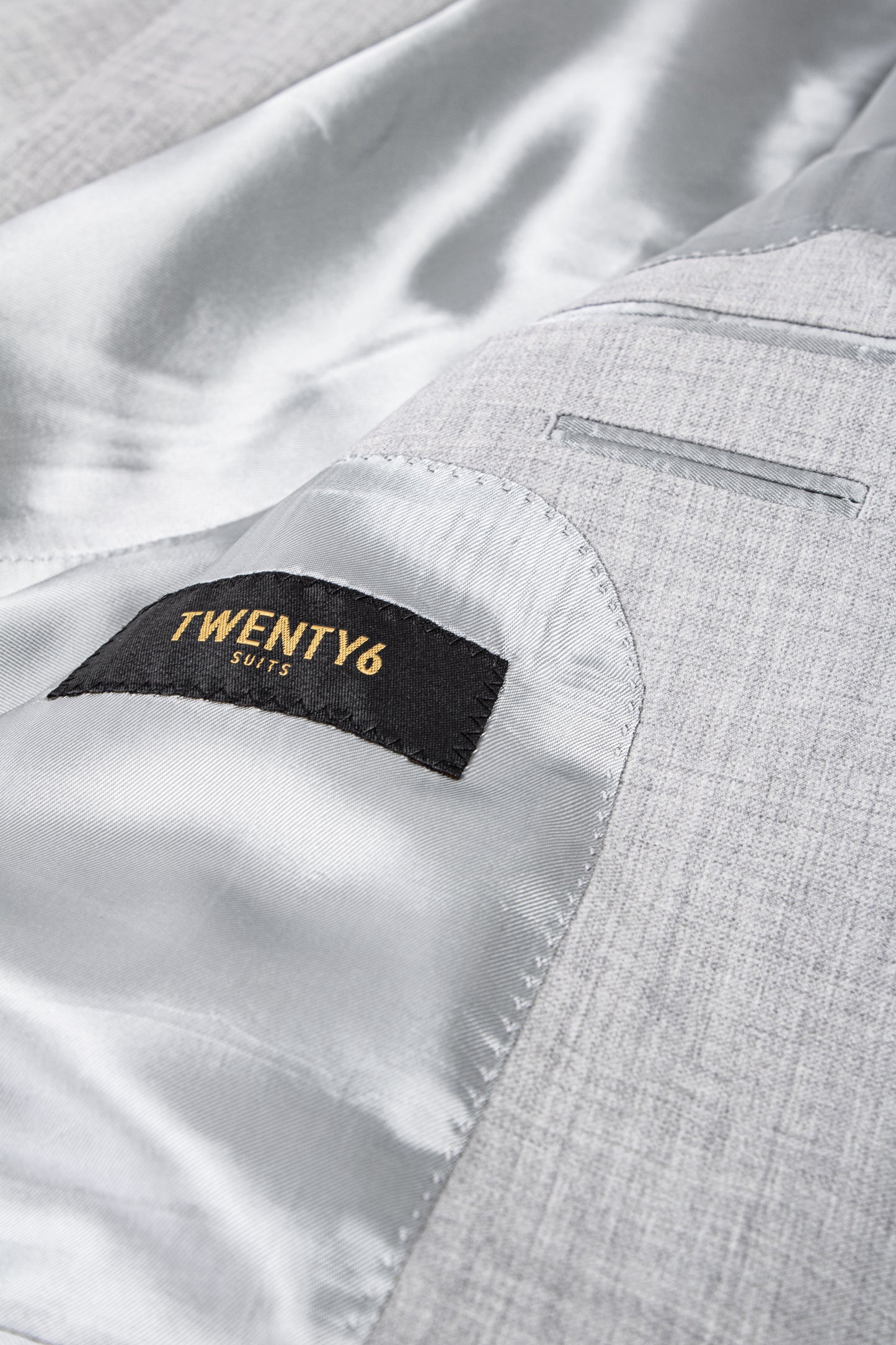 Light grey Super 130's virgin wool Edison suit